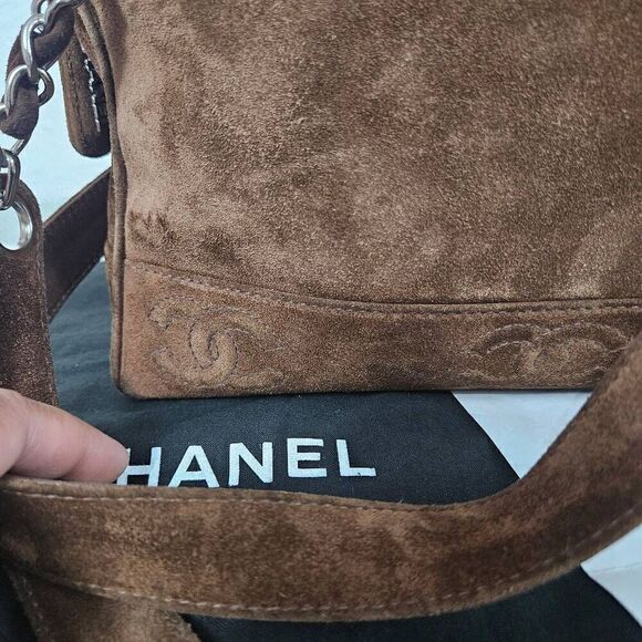 Chanel brown suede shoulder bag - Picture 2 of 16
